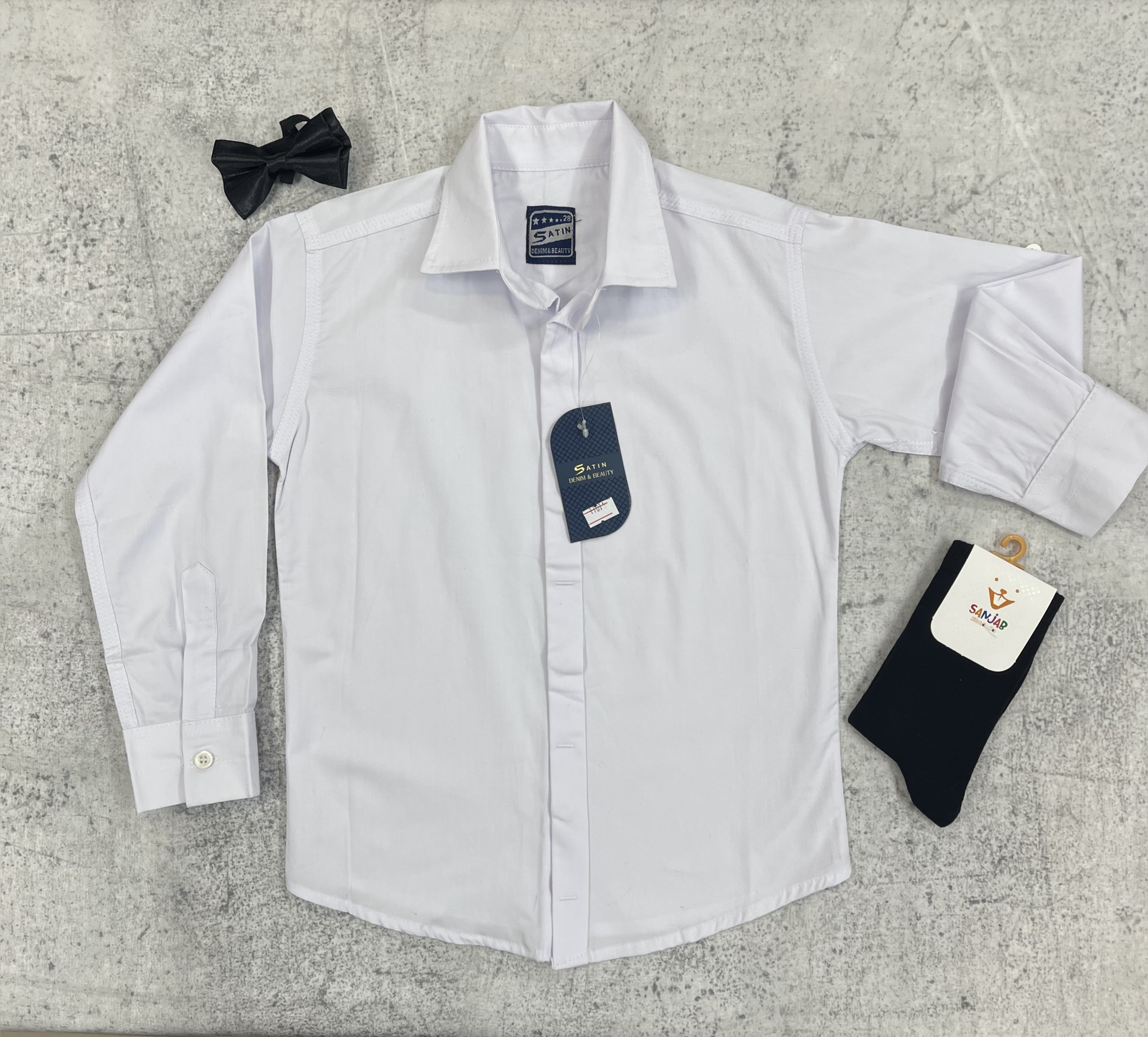 پیراهن سفید پسرانه